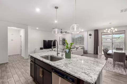 2417 W Sunland Ave, Phoenix, AZ 85041