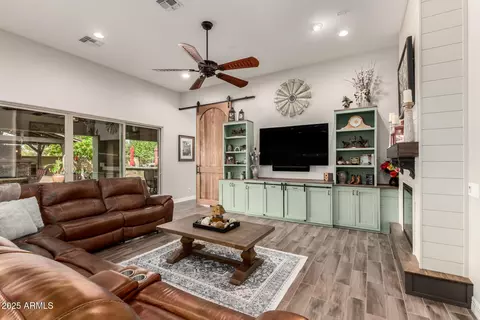 Living - 1722 Everglade Ln, Gilbert, AZ 85298 photo 2 of 5