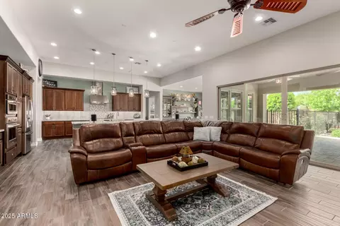 Living - 1722 Everglade Ln, Gilbert, AZ 85298 photo 3 of 5