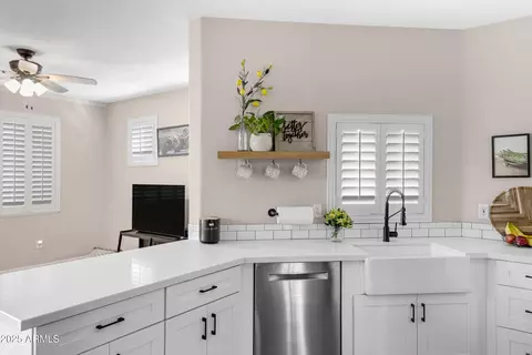 Kitchen - 1576 E Jasper Ct #E, Gilbert, AZ 85296 photo 6 of 6