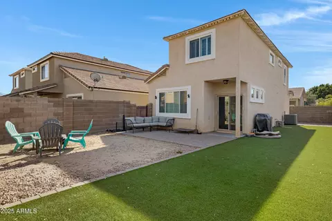 Exterior - 1576 E Jasper Ct #E, Gilbert, AZ 85296 photo 2 of 4