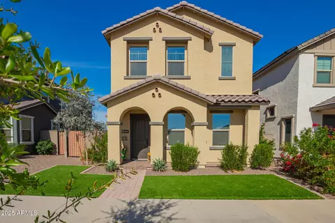 2050 W Lariat Ln, Phoenix, AZ 85085
