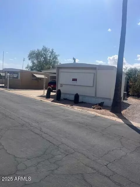 25 S 102nd St #33, Mesa, AZ 85208