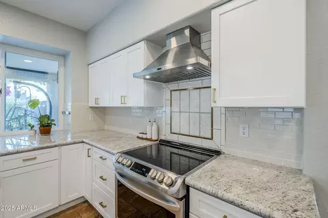 Kitchen - 2468 E Dry Creek Rd, Phoenix, AZ 85048 photo 5 of 6