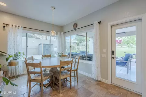 Dining - 2468 E Dry Creek Rd, Phoenix, AZ 85048 photo 3 of 4