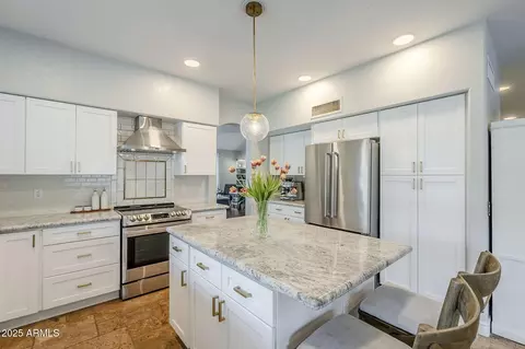 Kitchen - 2468 E Dry Creek Rd, Phoenix, AZ 85048 photo 3 of 6