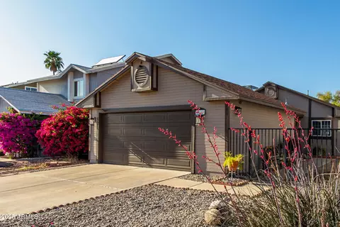 8142 W Desert Cove Ave, Peoria, AZ 85345