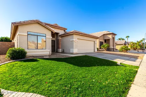 5421 W Villa Rita Dr, Glendale, AZ 85308