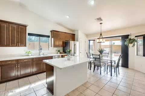7712 N 54th Ln, Glendale, AZ 85301 photo 13
