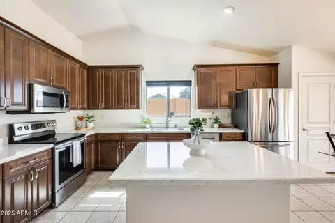 7712 N 54th Ln, Glendale, AZ 85301 photo 4