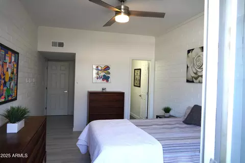 Bedroom - 3650 E Montecito Ave #4, Phoenix, AZ 85018 photo 6 of 7