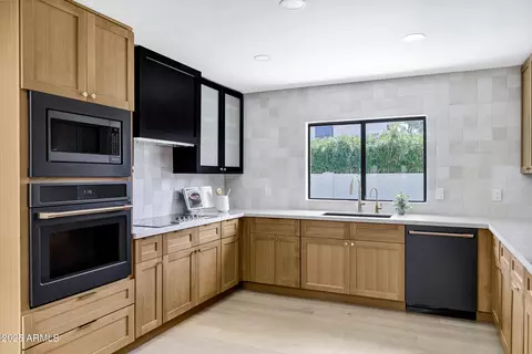 8019 E Del Timbre Dr, Scottsdale, AZ 85258