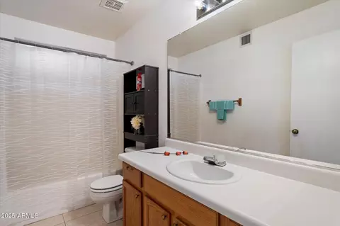 Bath - 156 W Mohawk Dr, Phoenix, AZ 85027 photo 2 of 2