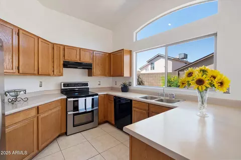 Kitchen - 156 W Mohawk Dr, Phoenix, AZ 85027 photo 1 of 2