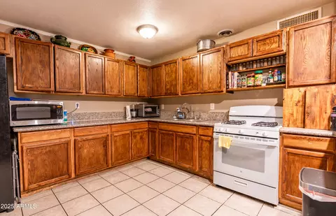 3528 W Chambers St, Phoenix, AZ 85041 photo 6