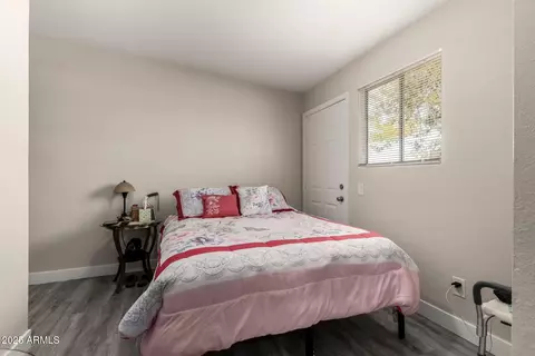 Bedroom - 2221 E Lynne Ln, Phoenix, AZ 85042 photo 1 of 2