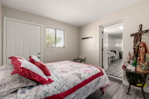 Bedroom - 2221 E Lynne Ln, Phoenix, AZ 85042 photo 2 of 2