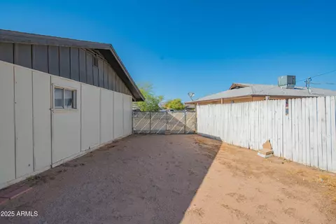 Exterior - 10713 E Oasis Dr, Mesa, AZ 85208 photo 2 of 3