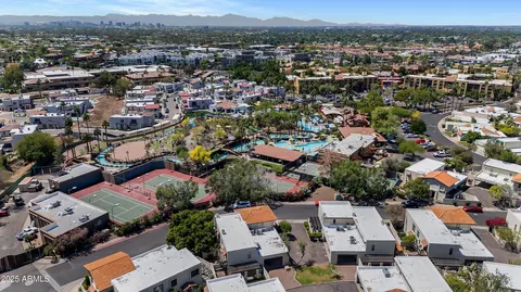 View/Area - 1826 E Frier Dr #2, Phoenix, AZ 85020 photo 3 of 4