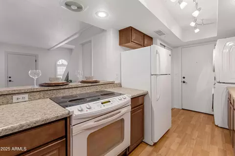 Kitchen - 1826 E Frier Dr #2, Phoenix, AZ 85020 photo 2 of 2