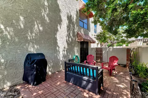 Exterior - 1826 E Frier Dr #2, Phoenix, AZ 85020 photo 5 of 7