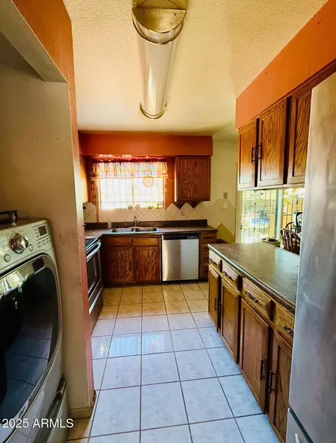 4302 E Burgess Ln, Phoenix, AZ 85042 photo 3