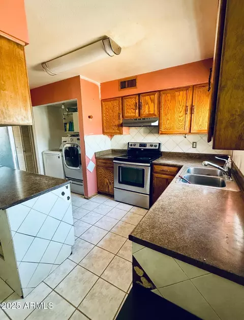 4302 E Burgess Ln, Phoenix, AZ 85042 photo 2