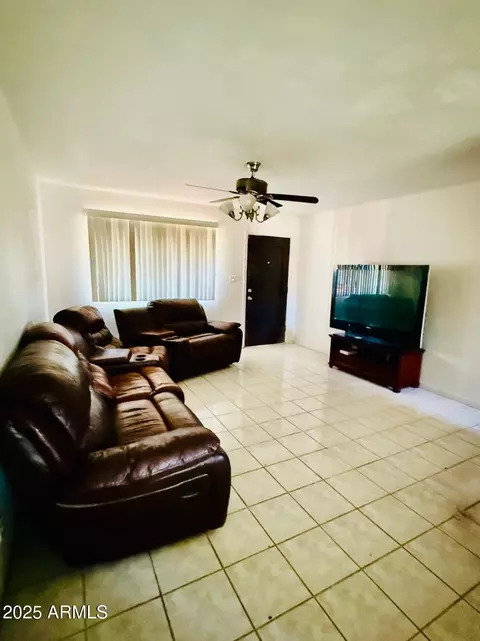 4302 E Burgess Ln, Phoenix, AZ 85042 photo 4