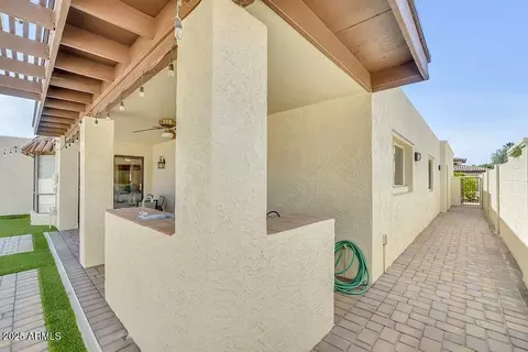 Exterior - 4618 E Valley View Dr, Phoenix, AZ 85044 photo 8 of 9