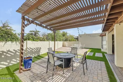 Exterior - 4618 E Valley View Dr, Phoenix, AZ 85044 photo 3 of 9