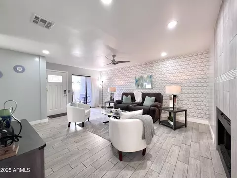 850 S River Dr #1085, Tempe, AZ 85281