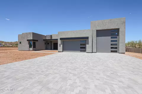 Exterior - 1250 E Smokehouse Trl, Phoenix, AZ 85085 photo 5 of 5