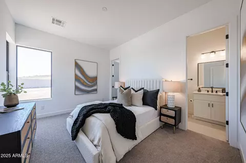 Bedroom - 1250 E Smokehouse Trl, Phoenix, AZ 85085 photo 1 of 9