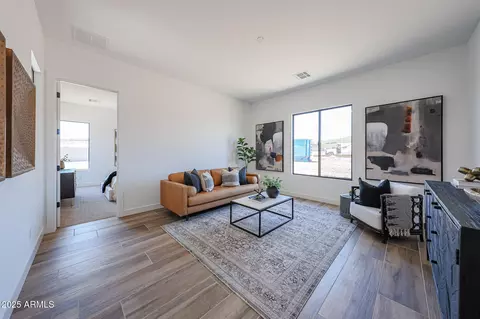 Living - 1250 E Smokehouse Trl, Phoenix, AZ 85085 photo 1 of 10