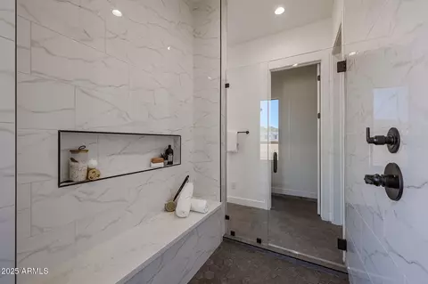 Bath - 1250 E Smokehouse Trl, Phoenix, AZ 85085 photo 9 of 9