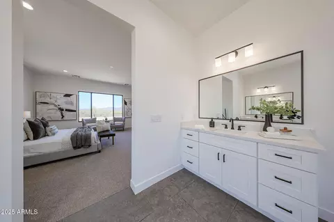 Bath - 1250 E Smokehouse Trl, Phoenix, AZ 85085 photo 7 of 9