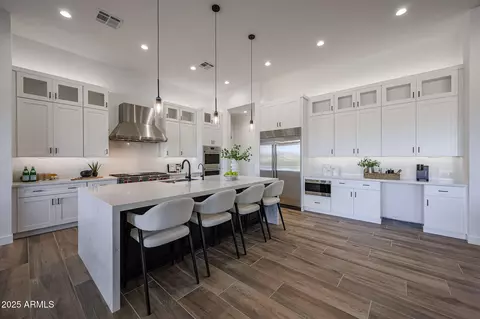 Kitchen - 1250 E Smokehouse Trl, Phoenix, AZ 85085 photo 6 of 7