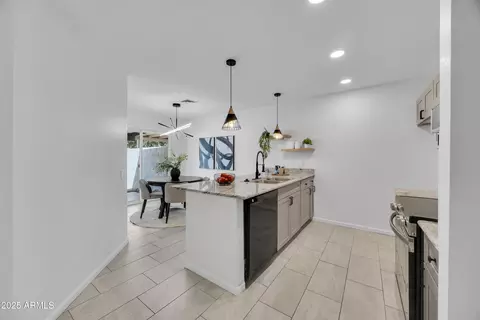 Kitchen - 1950 E Paradise Ln, Phoenix, AZ 85022 photo 1 of 6
