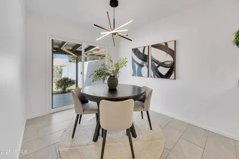 Dining - 1950 E Paradise Ln, Phoenix, AZ 85022 photo 1 of 2