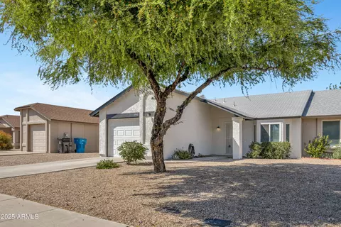 Exterior - 1950 E Paradise Ln, Phoenix, AZ 85022 photo 1 of 3