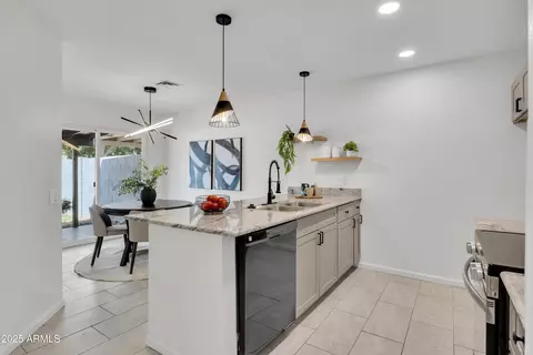 Kitchen - 1950 E Paradise Ln, Phoenix, AZ 85022 photo 5 of 6