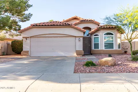 7940 W Taro Ln, Glendale, AZ 85308