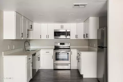 7920 E Camelback Rd #110, Scottsdale, AZ 85251