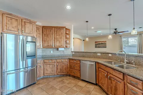 Kitchen - 4947 E Mining Camp St, Apache Junction, AZ 85119 photo 4 of 6