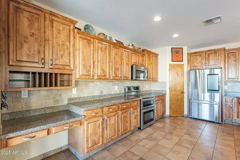 Kitchen - 4947 E Mining Camp St, Apache Junction, AZ 85119 photo 3 of 6