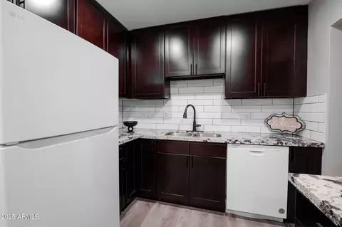 Kitchen - 6130 N 27th Ave, Phoenix, AZ 85017 photo 2 of 4