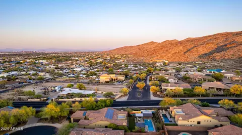 View/Area - 2335 E Allen St, Phoenix, AZ 85042 photo 6 of 10