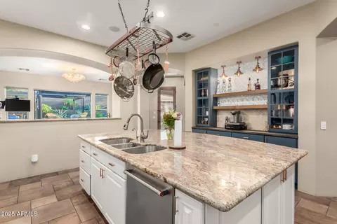 Kitchen - 2335 E Allen St, Phoenix, AZ 85042 photo 3 of 5