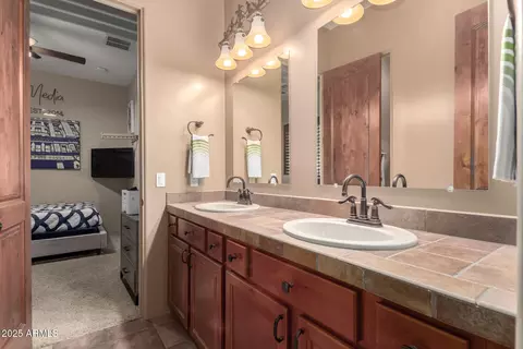 Bath - 2335 E Allen St, Phoenix, AZ 85042 photo 4 of 6