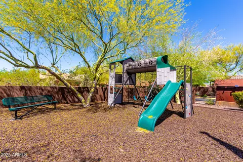 View/Area - 2335 E Allen St, Phoenix, AZ 85042 photo 1 of 10